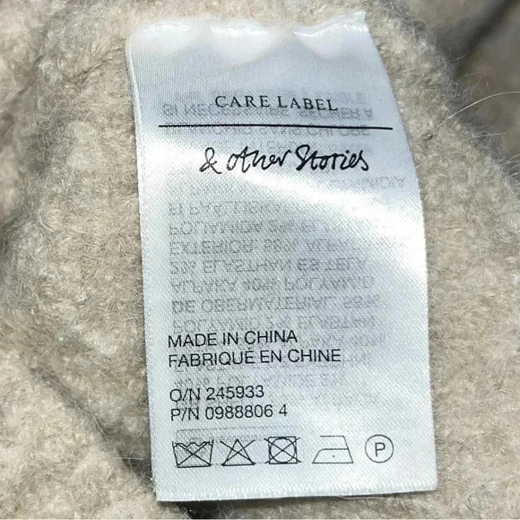 & Other Stories Los Angeles Atelier Alpaca Cropped Sweater - Picture 9 of 11